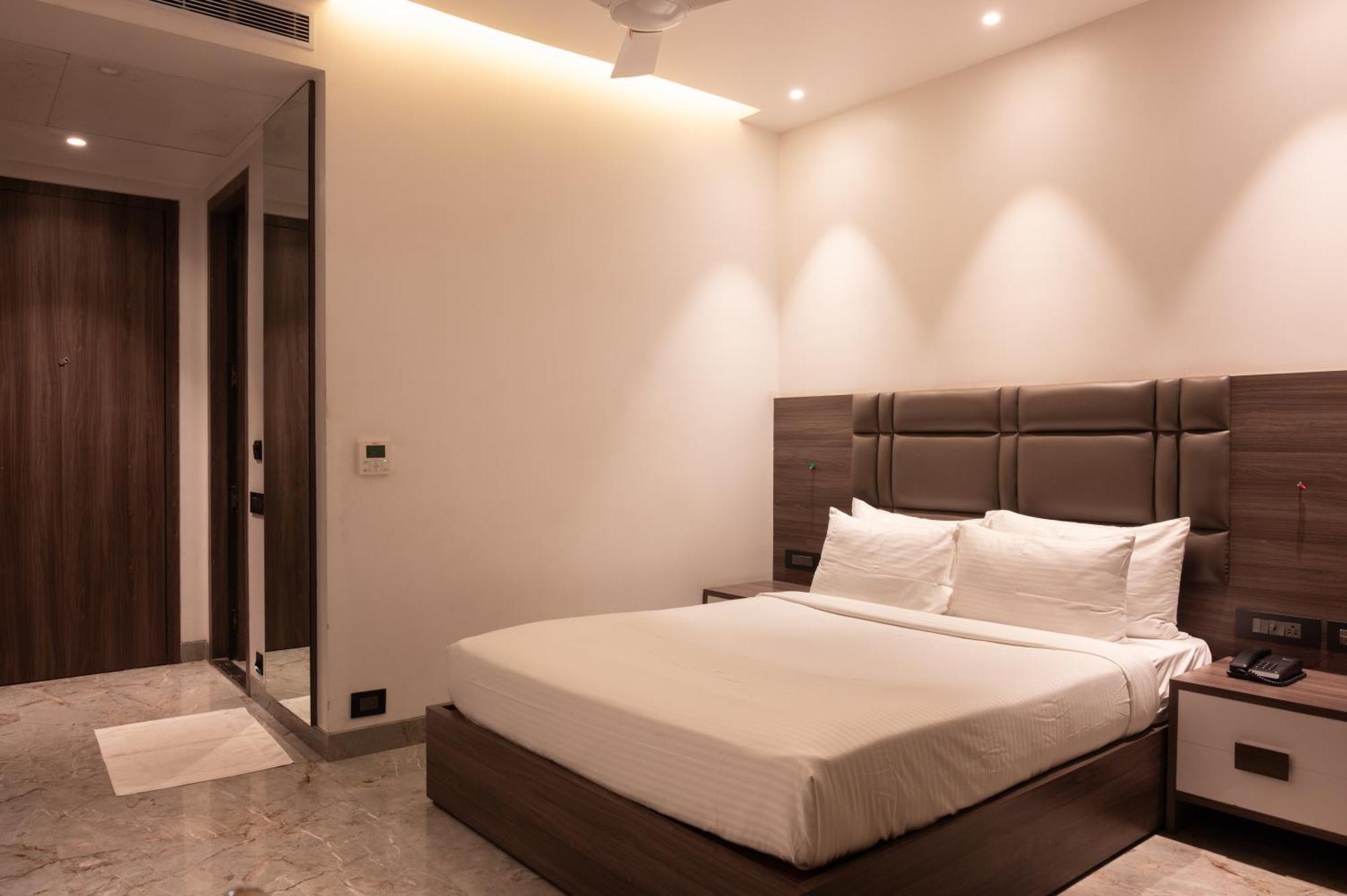 Econest Hotel Tarapith Exterior photo