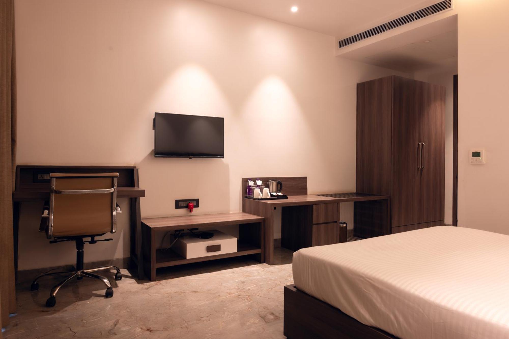 Econest Hotel Tarapith Exterior photo